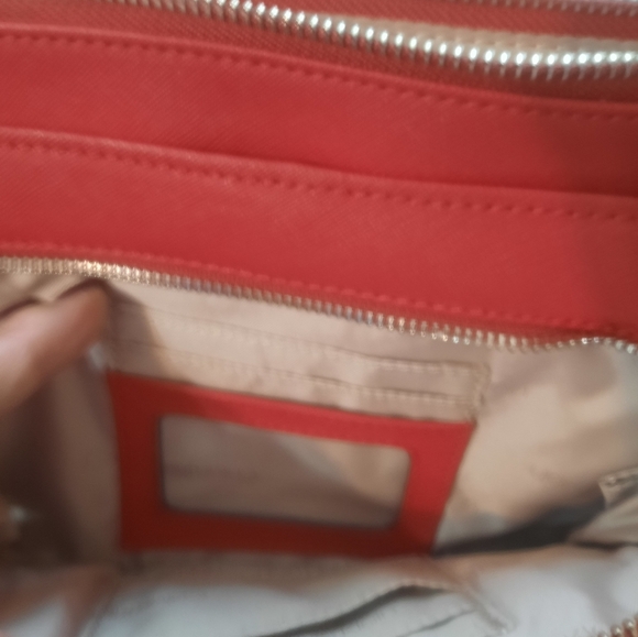 Calvin Klein Red Crossbody Bag with Sleek Design - Picture 10 of 12